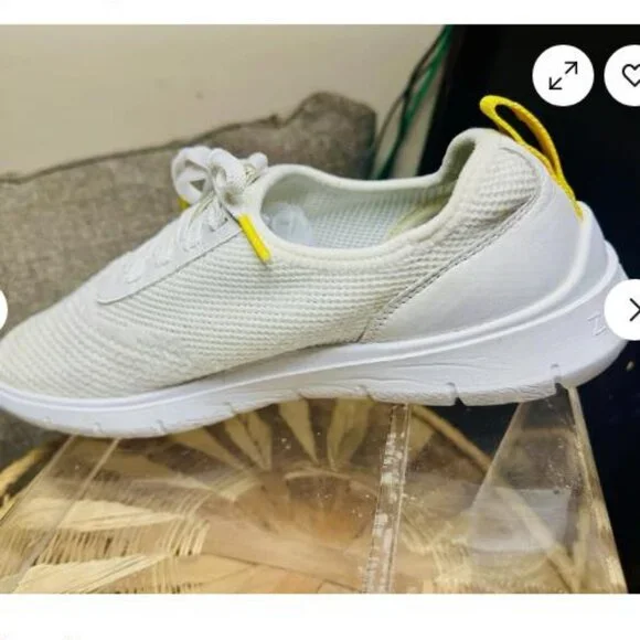 Women’s Size 11 Cole Haan Zerogrand Stitchlite Runner Optic White /yellow - Picture 4 of 6